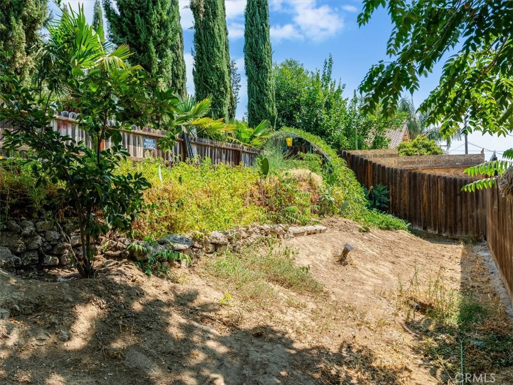 104 W Mariposa St, Avenal, CA 93204