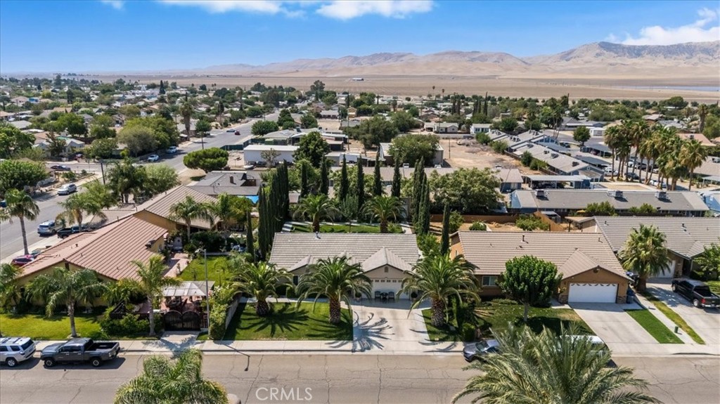 104 W Mariposa St, Avenal, CA 93204
