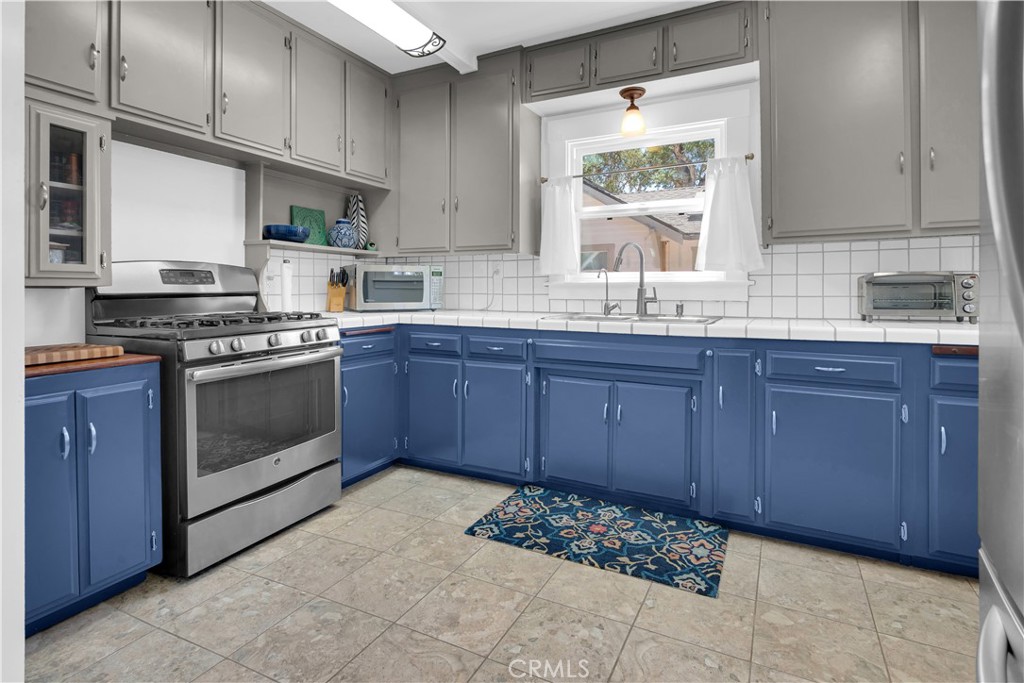 8955 Curbaril Ave, Atascadero, CA 93422