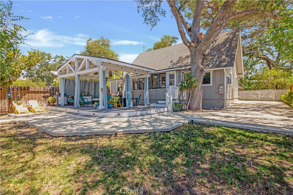 8955 Curbaril Ave, Atascadero, CA 93422