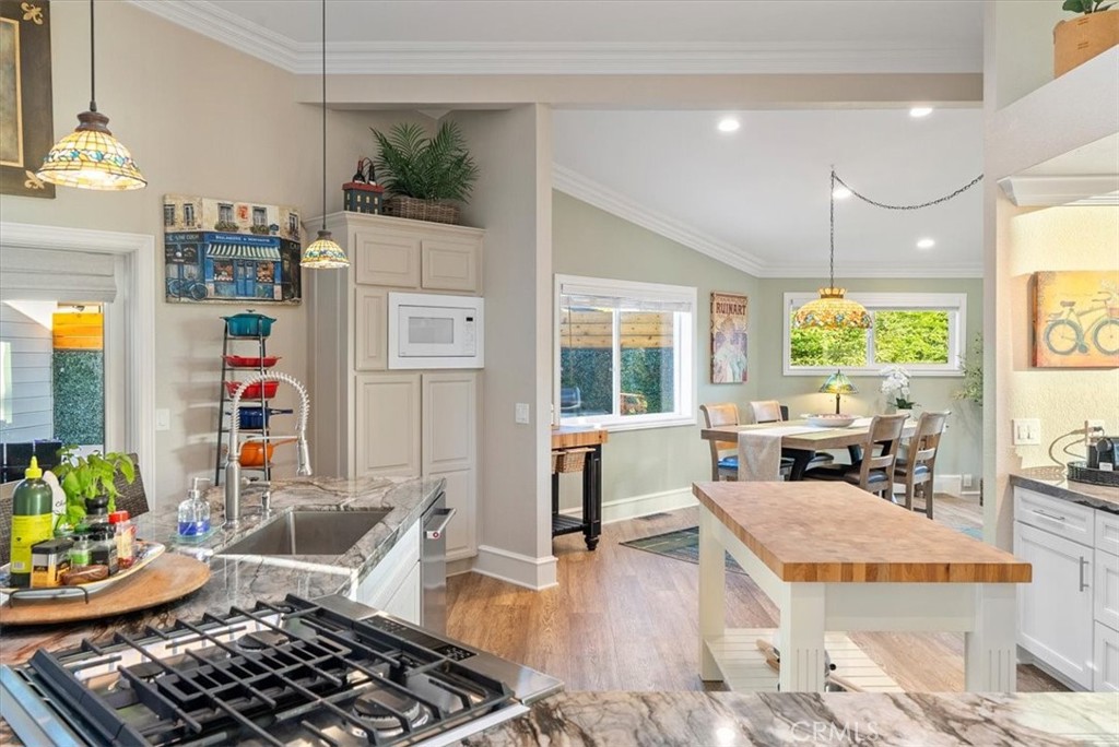 5282 Hillcrest Dr, Cambria, CA 93428