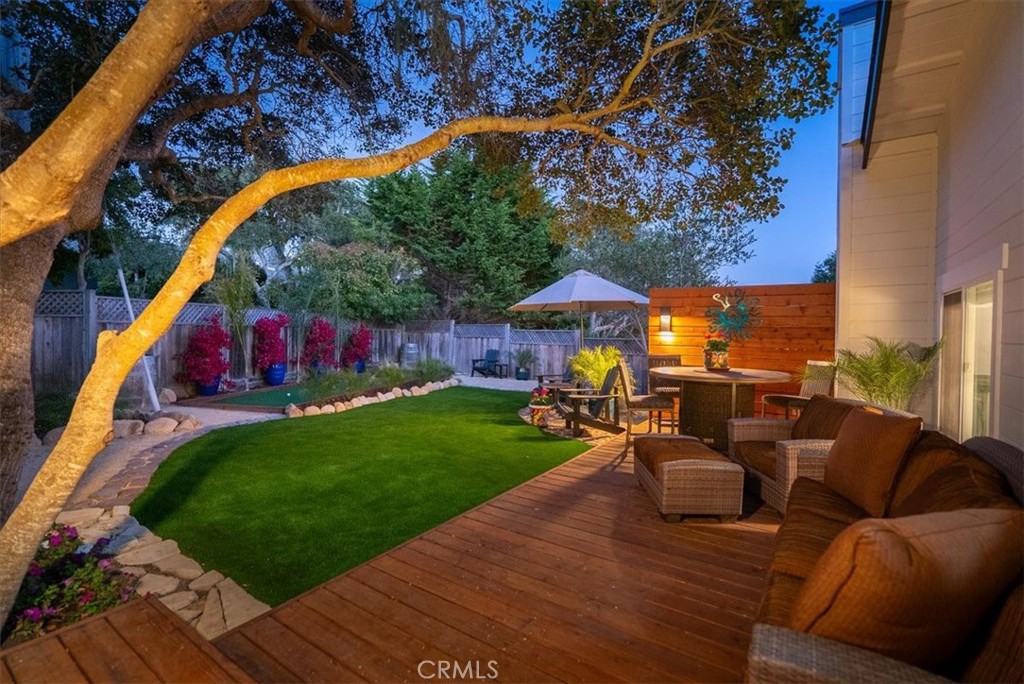 5282 Hillcrest Dr, Cambria, CA 93428