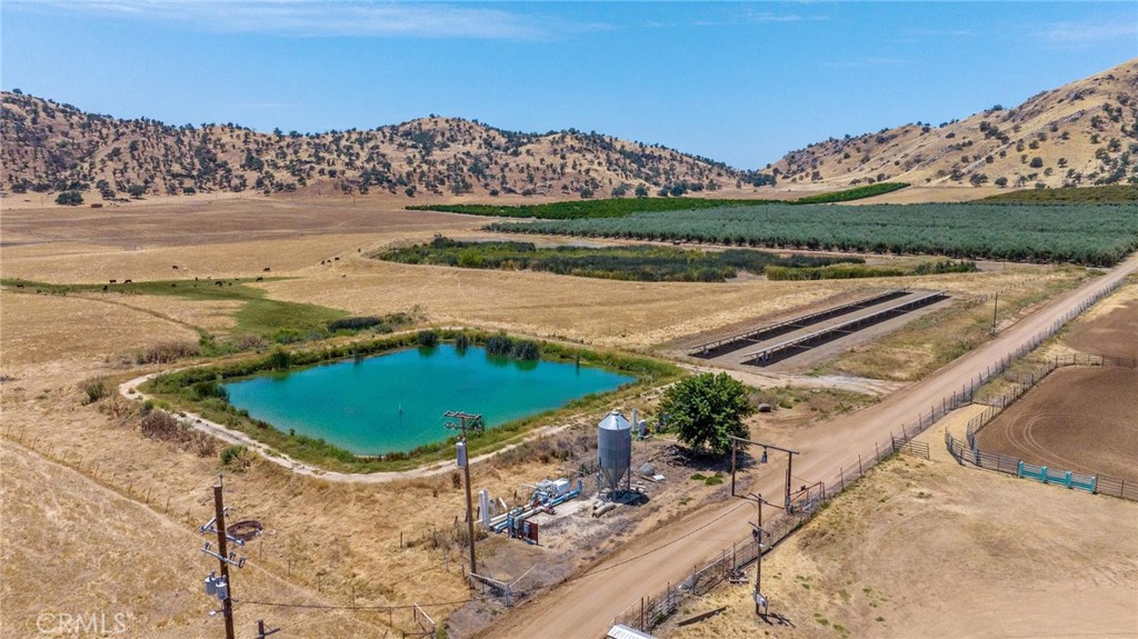 19400 398, Woodlake, CA 93286