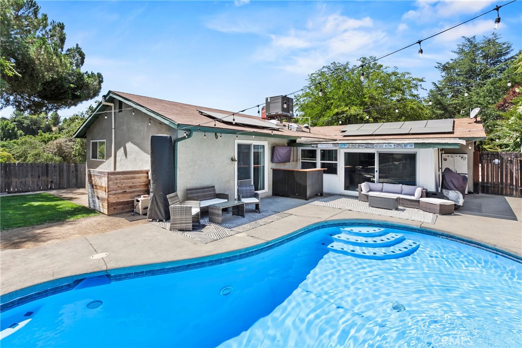 102 Glencrest Ln, Paso Robles, CA 93446