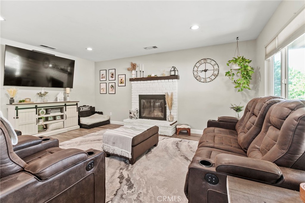 102 Glencrest Ln, Paso Robles, CA 93446