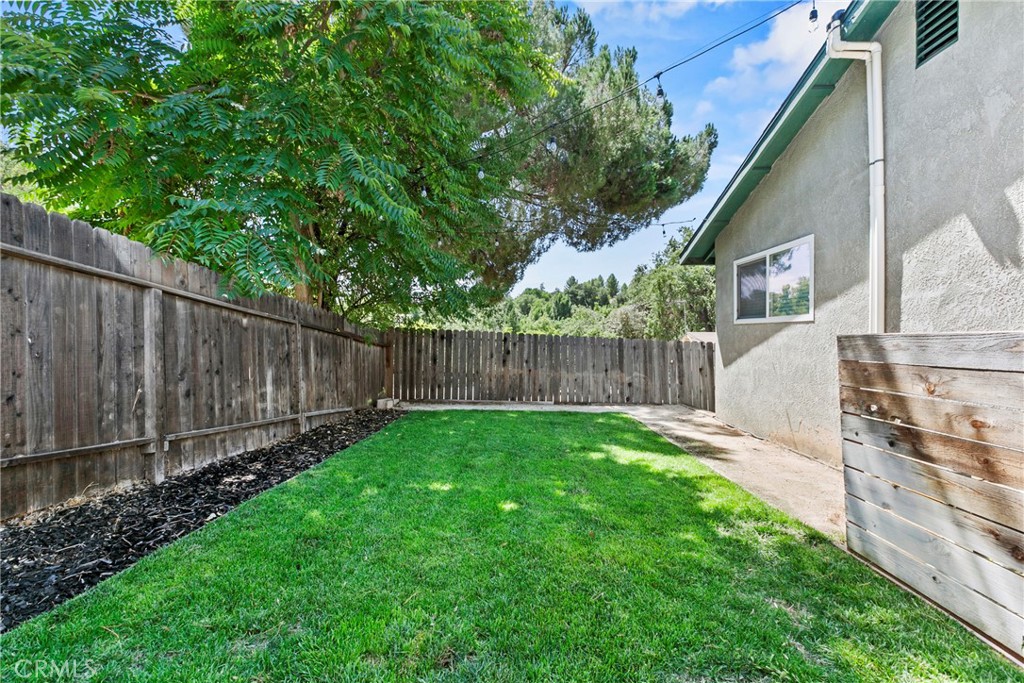 102 Glencrest Ln, Paso Robles, CA 93446