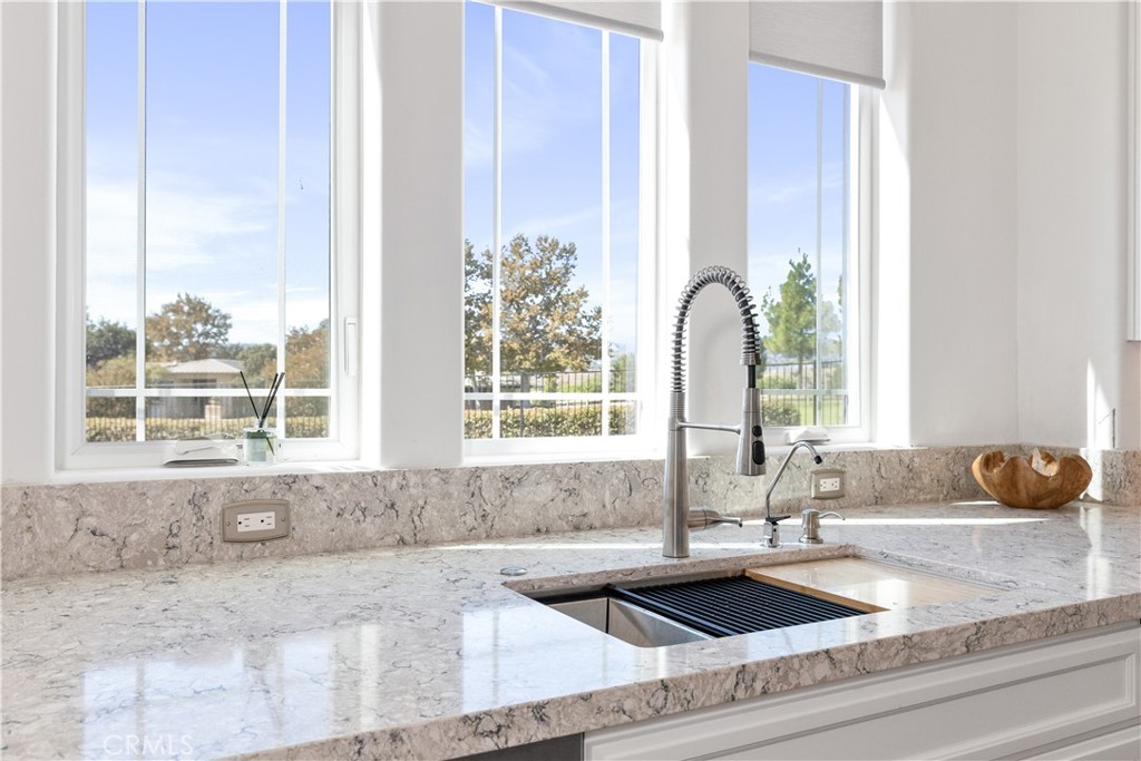 699 Waterford Ct, Paso Robles, CA 93446