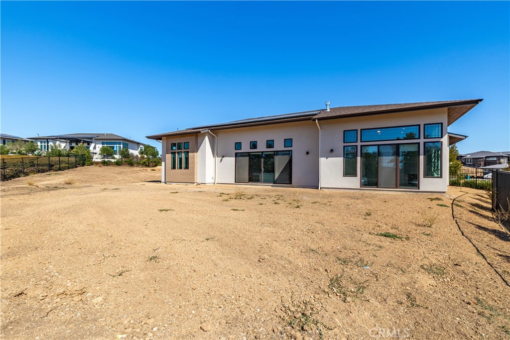 699 Waterford Ct, Paso Robles, CA 93446