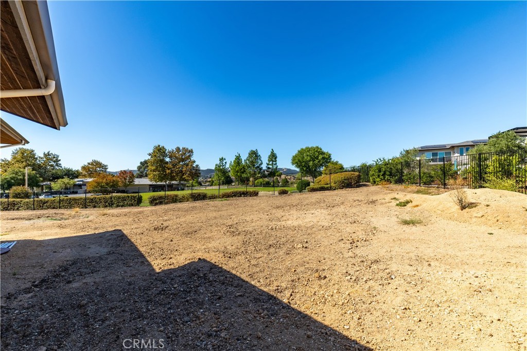 699 Waterford Ct, Paso Robles, CA 93446