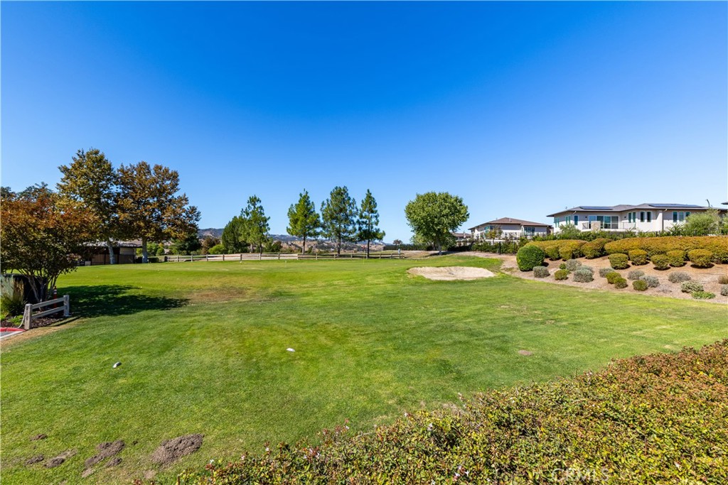 699 Waterford Ct, Paso Robles, CA 93446
