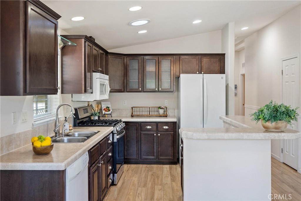 15 Via Santa Barbara #15, Paso Robles, CA 93446