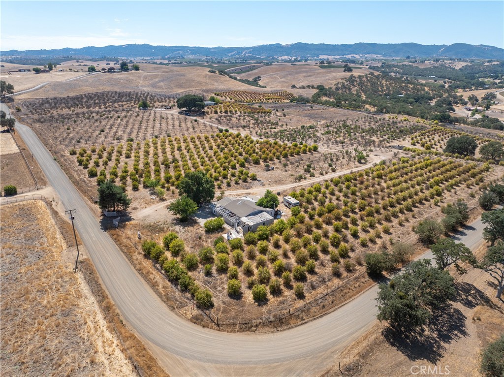 27 Wellsona Rd, Paso Robles, CA 93446