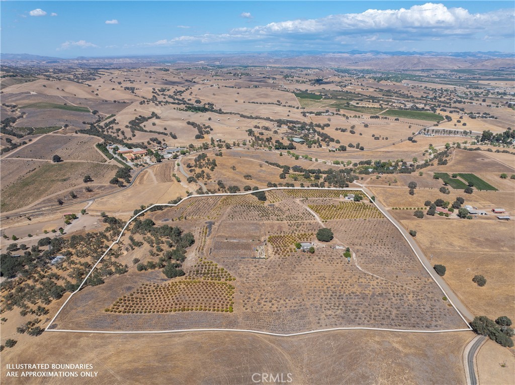 27 Wellsona Rd, Paso Robles, CA 93446