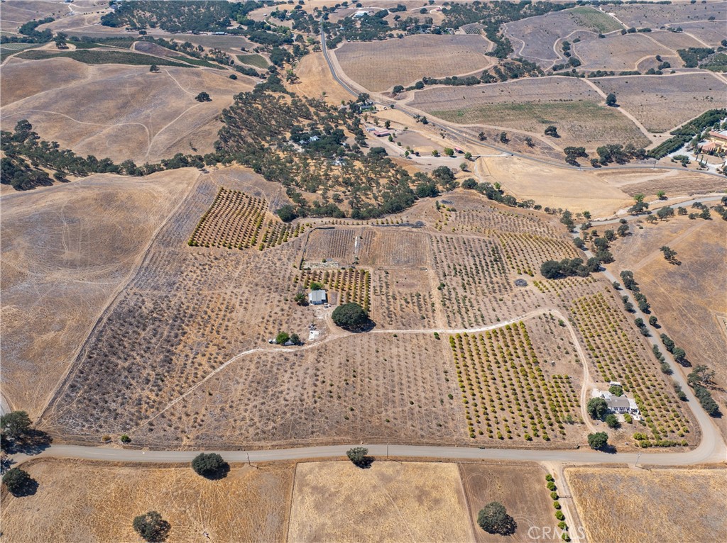 27 Wellsona Rd, Paso Robles, CA 93446