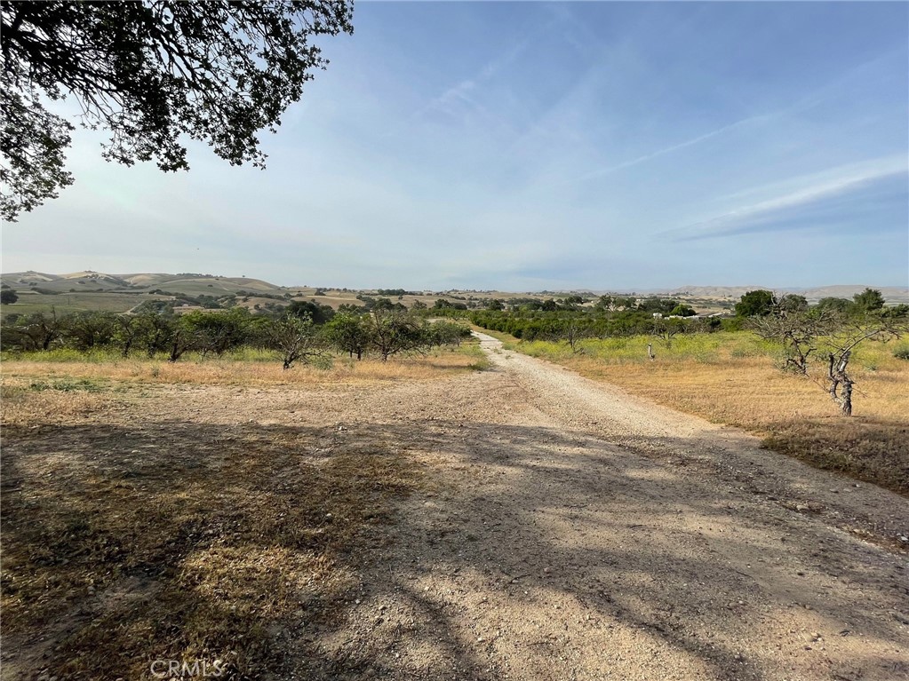 27 Wellsona Rd, Paso Robles, CA 93446