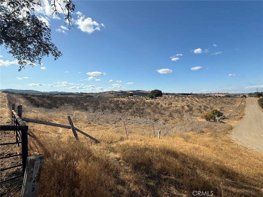 27 Wellsona Rd, Paso Robles, CA 93446