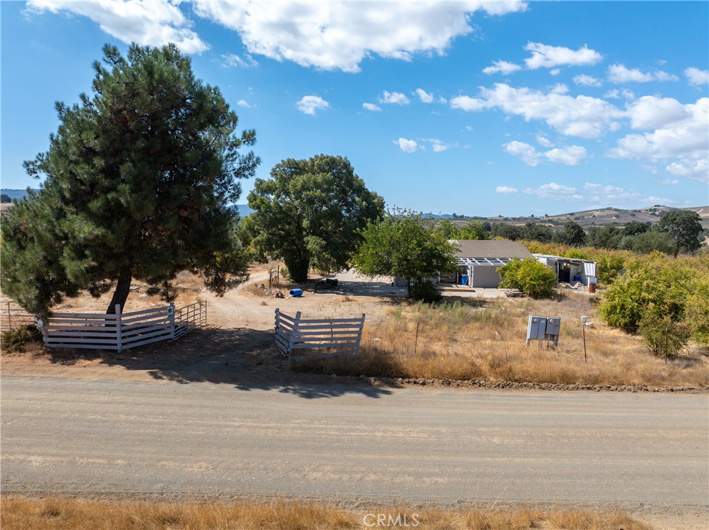 27 Wellsona Rd, Paso Robles, CA 93446