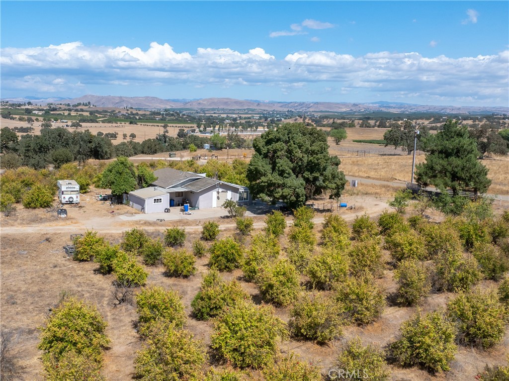 27 Wellsona Rd, Paso Robles, CA 93446