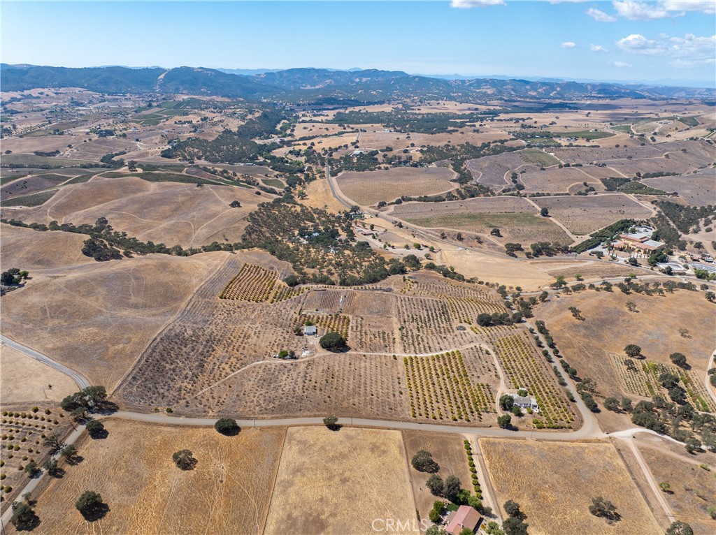 27 Wellsona Rd, Paso Robles, CA 93446