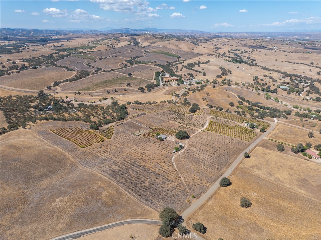 27 Wellsona Rd, Paso Robles, CA 93446