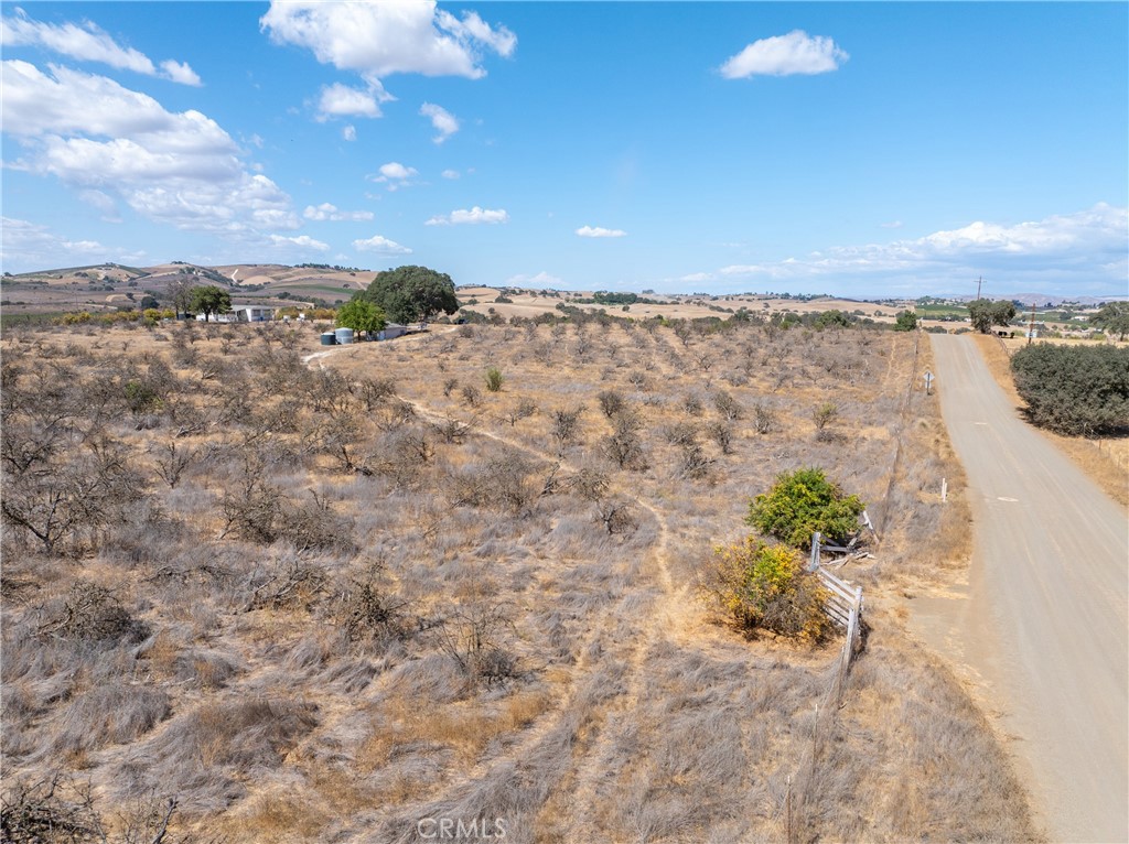 27 Wellsona Rd, Paso Robles, CA 93446