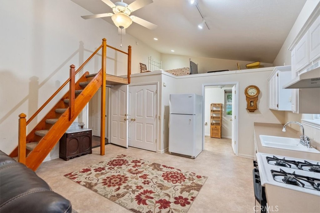 1155 Cayucos Creek Rd, Cayucos, CA 93430