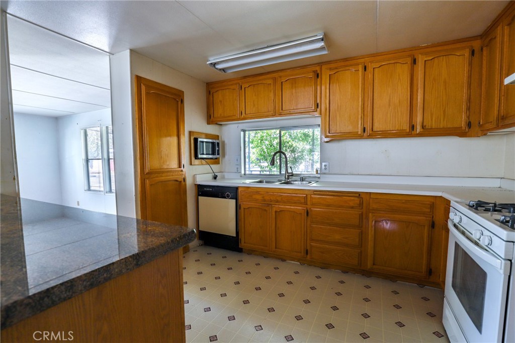 10025 El Camino Real #6, Atascadero, CA 93422