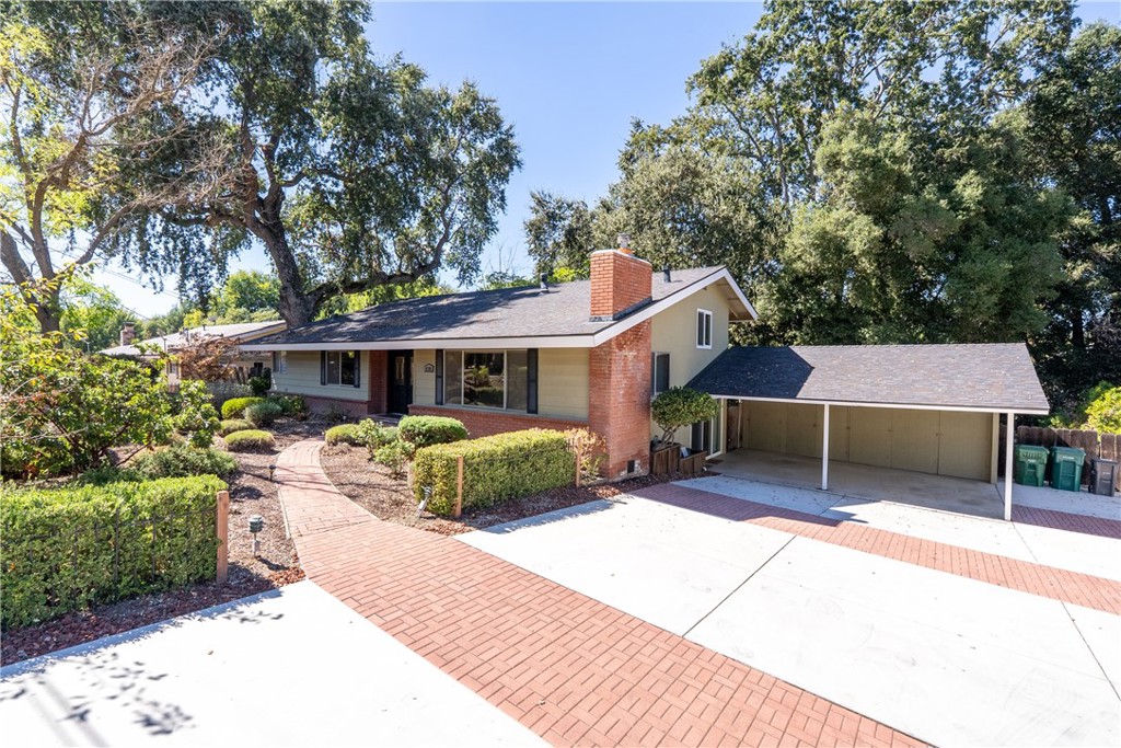 8120 Azucena, Atascadero, CA 93422