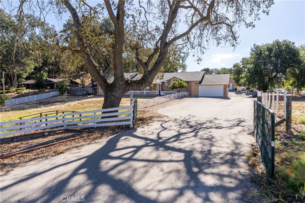 3880 Ardilla, Atascadero, CA 93422