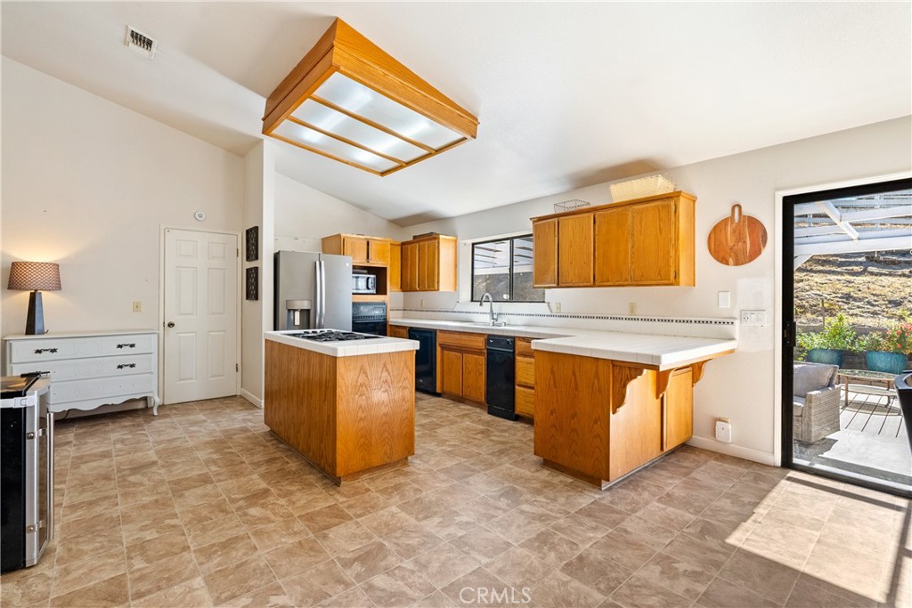 3880 Ardilla, Atascadero, CA 93422