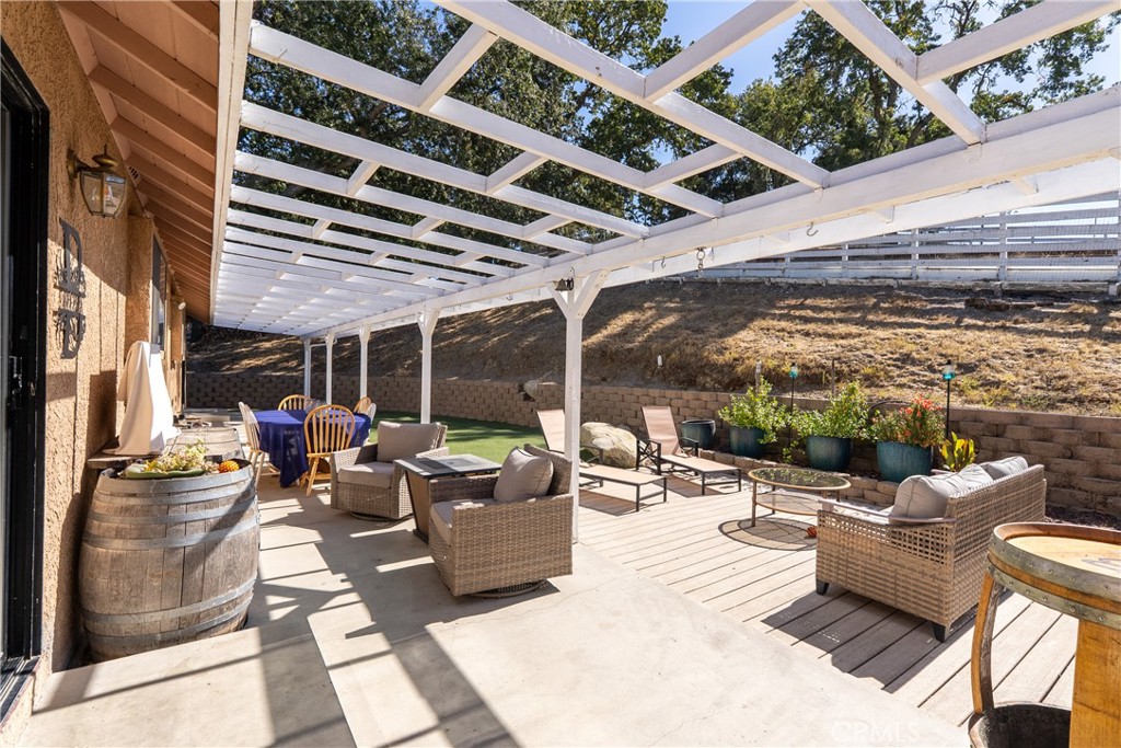 3880 Ardilla, Atascadero, CA 93422