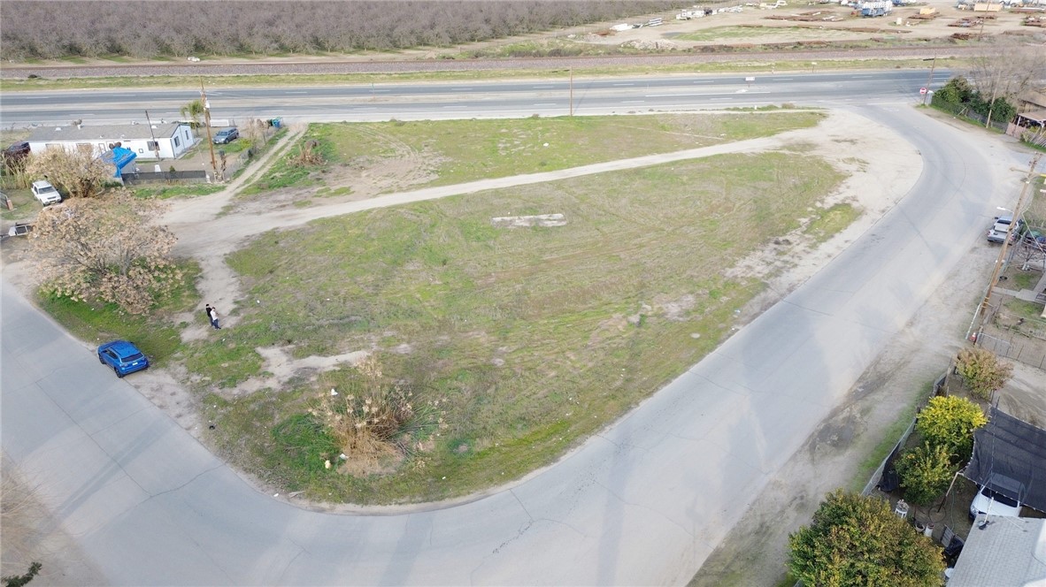 681 Hwy 43, Shafter, CA 93263