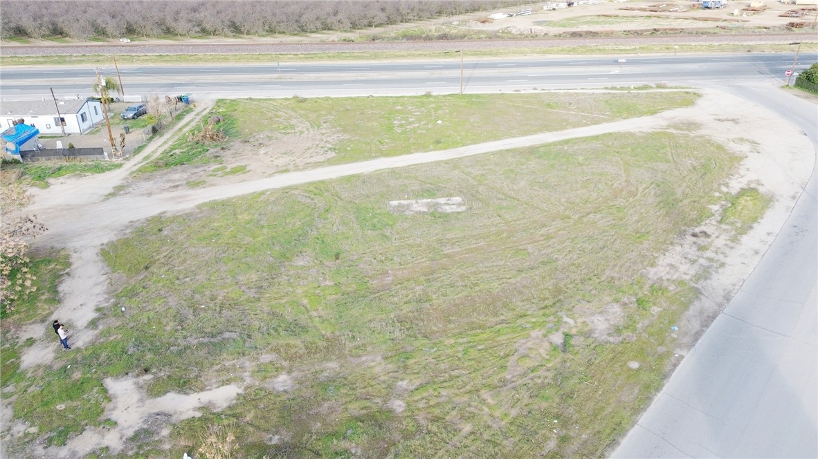 681 Hwy 43, Shafter, CA 93263