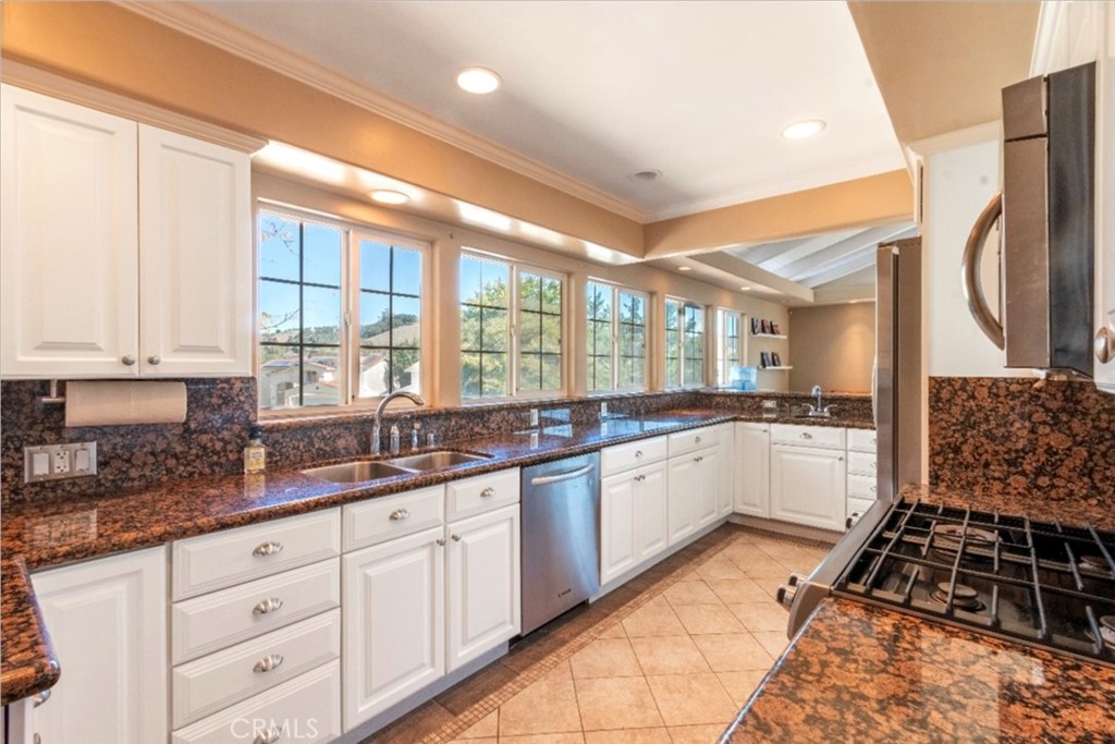 1954 Brook Ln., Paso Robles, CA 93446