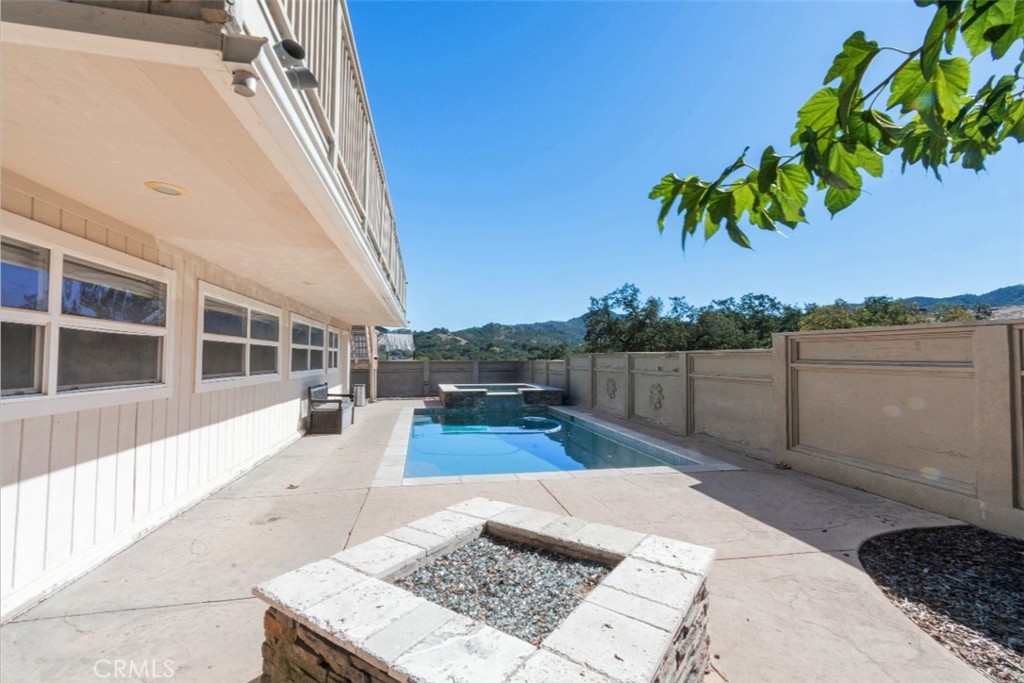 1954 Brook Ln., Paso Robles, CA 93446