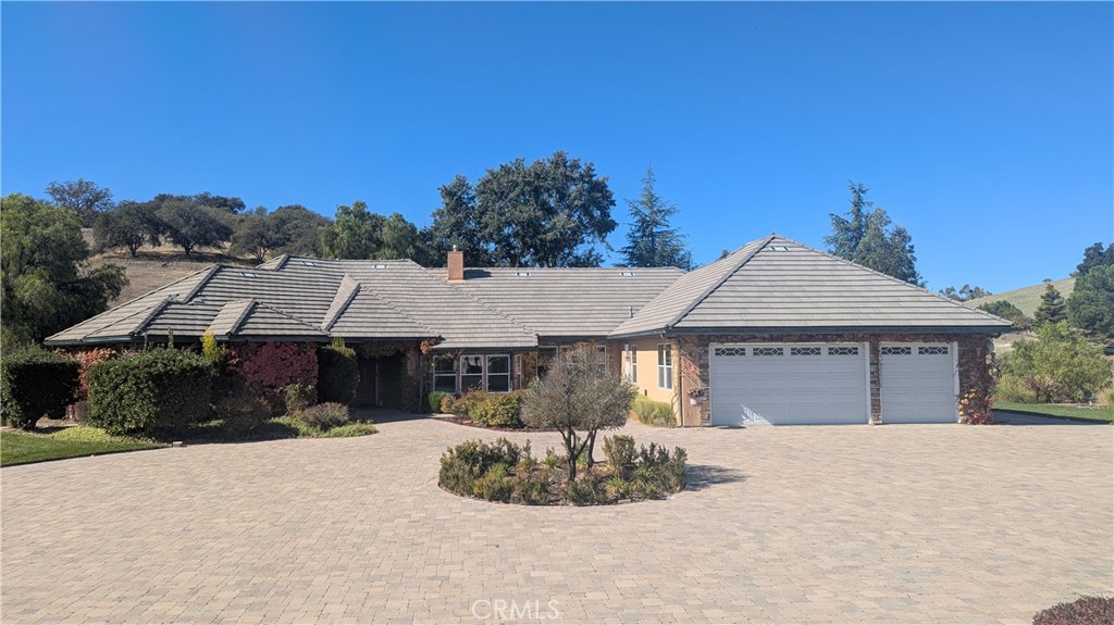 880 Tracy, Templeton, CA 93465