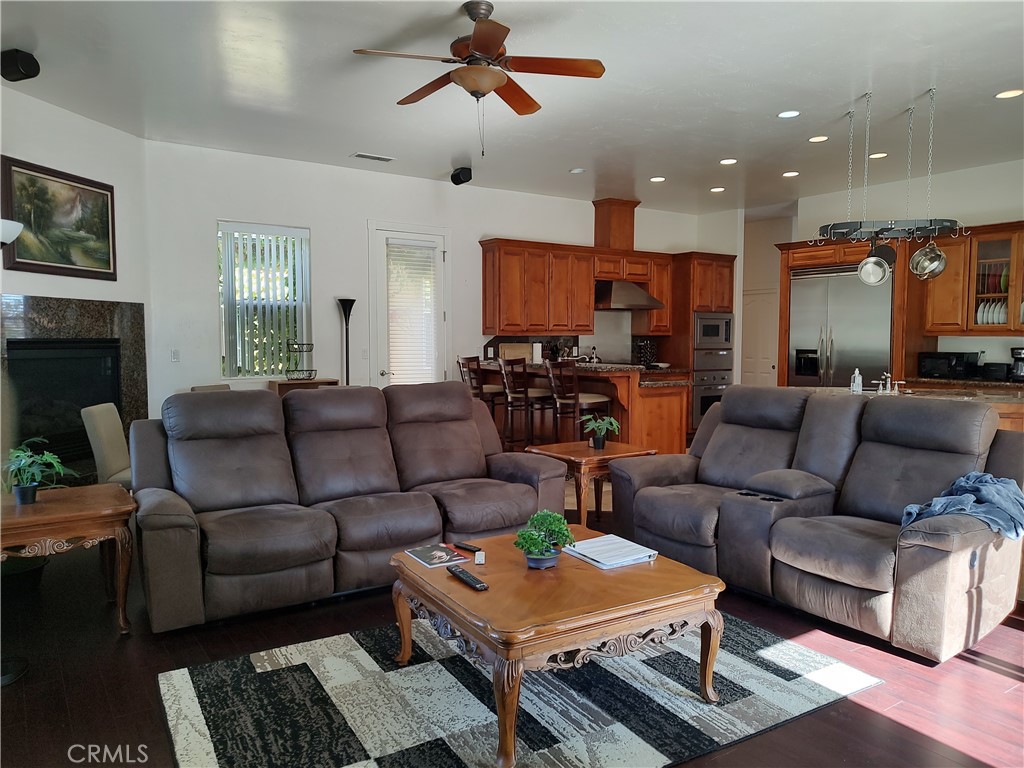 880 Tracy, Templeton, CA 93465