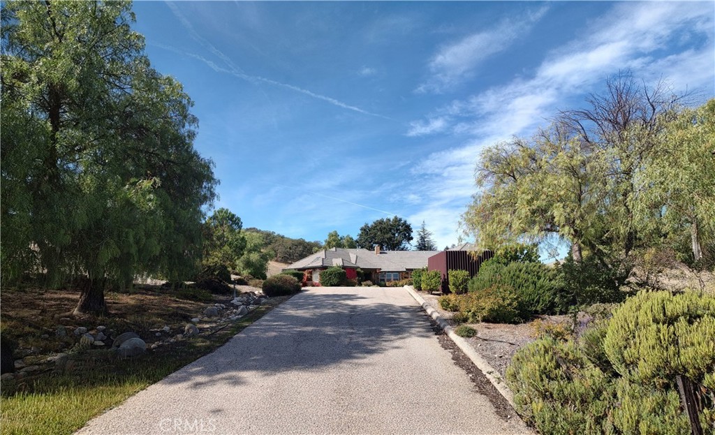 880 Tracy, Templeton, CA 93465