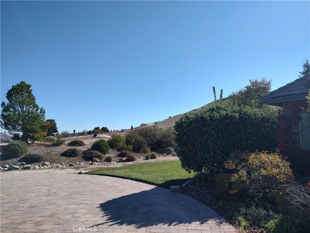 880 Tracy, Templeton, CA 93465