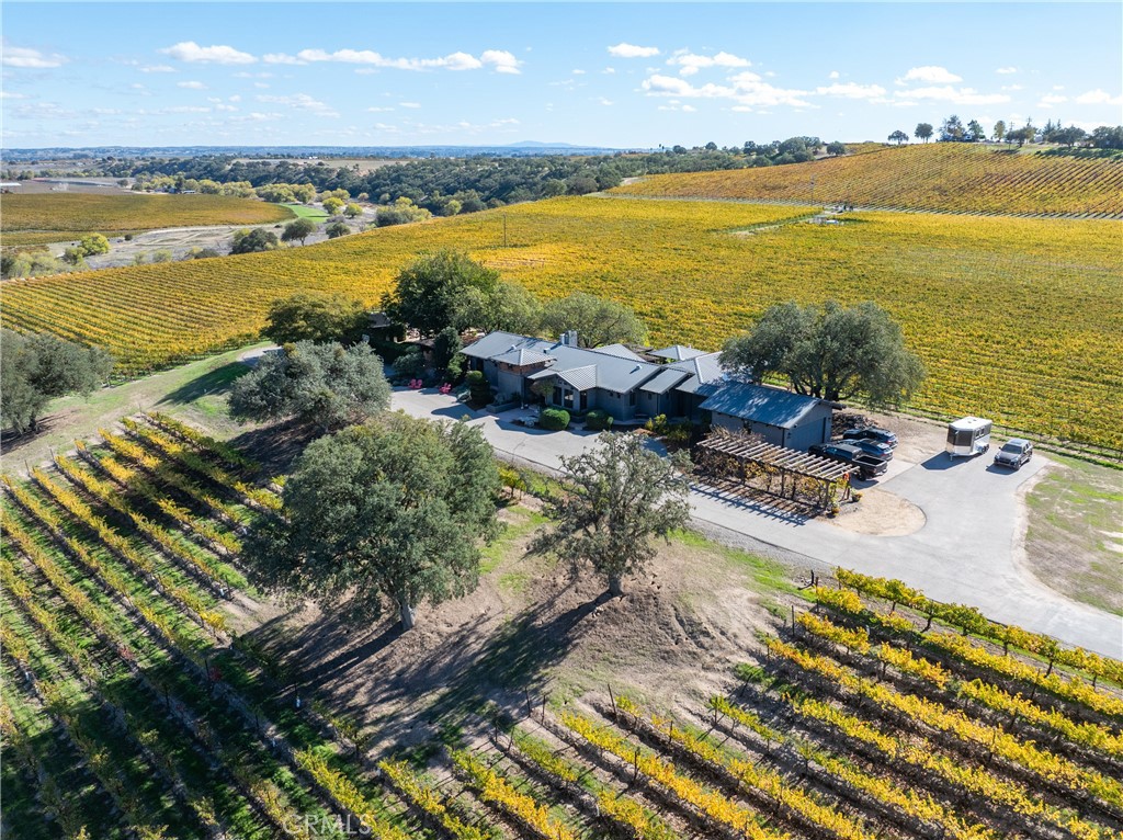7790 Airport Rd, Paso Robles, CA 93446