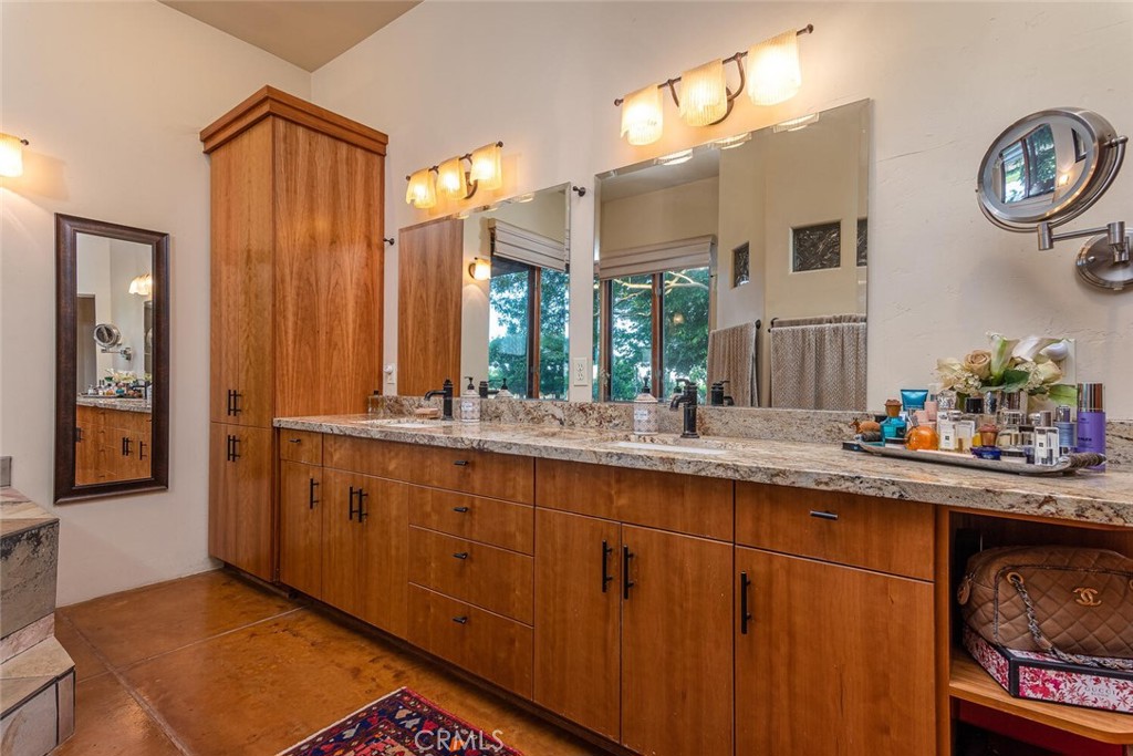 7790 Airport Rd, Paso Robles, CA 93446