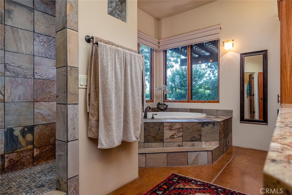 7790 Airport Rd, Paso Robles, CA 93446