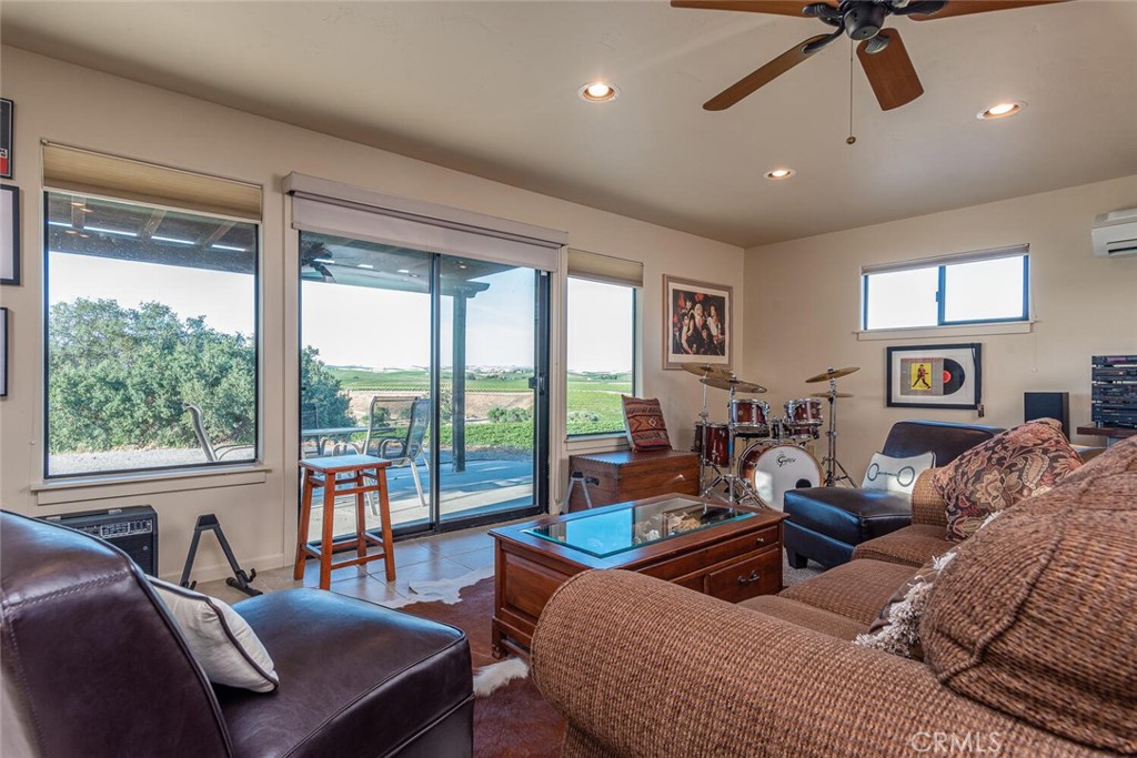 7790 Airport Rd, Paso Robles, CA 93446