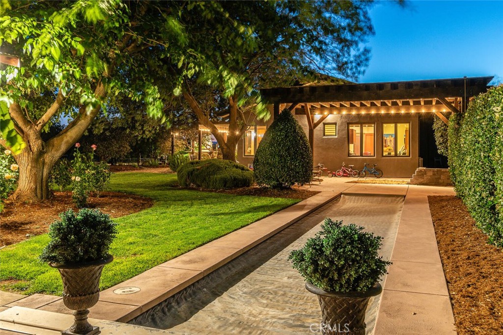 7790 Airport Rd, Paso Robles, CA 93446