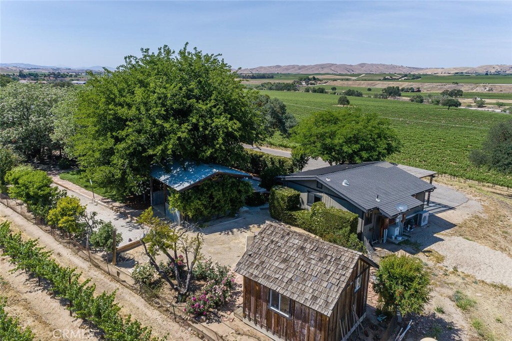 7790 Airport Rd, Paso Robles, CA 93446