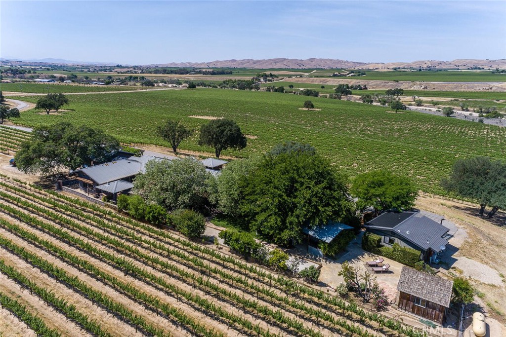 7790 Airport Rd, Paso Robles, CA 93446