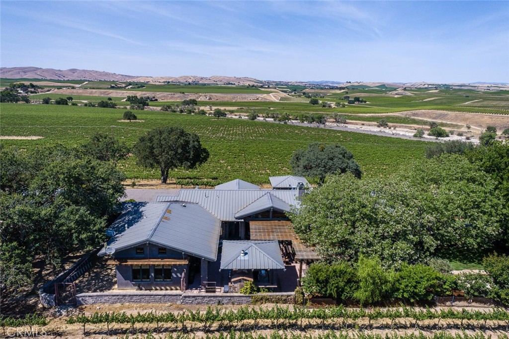 7790 Airport Rd, Paso Robles, CA 93446