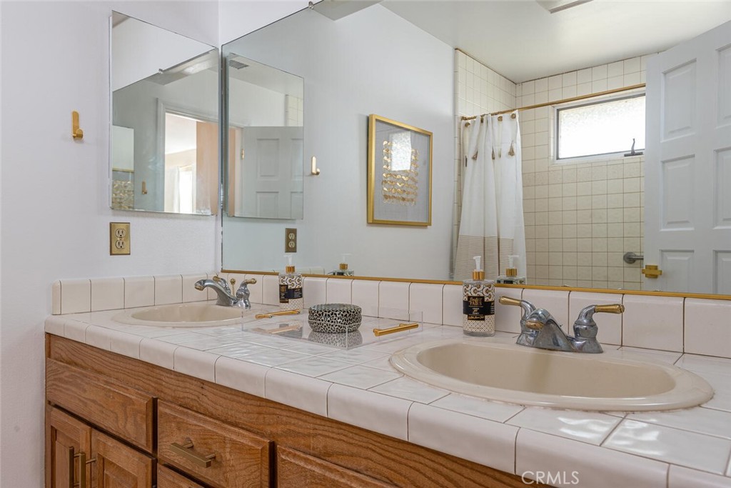 7790 Airport Rd, Paso Robles, CA 93446