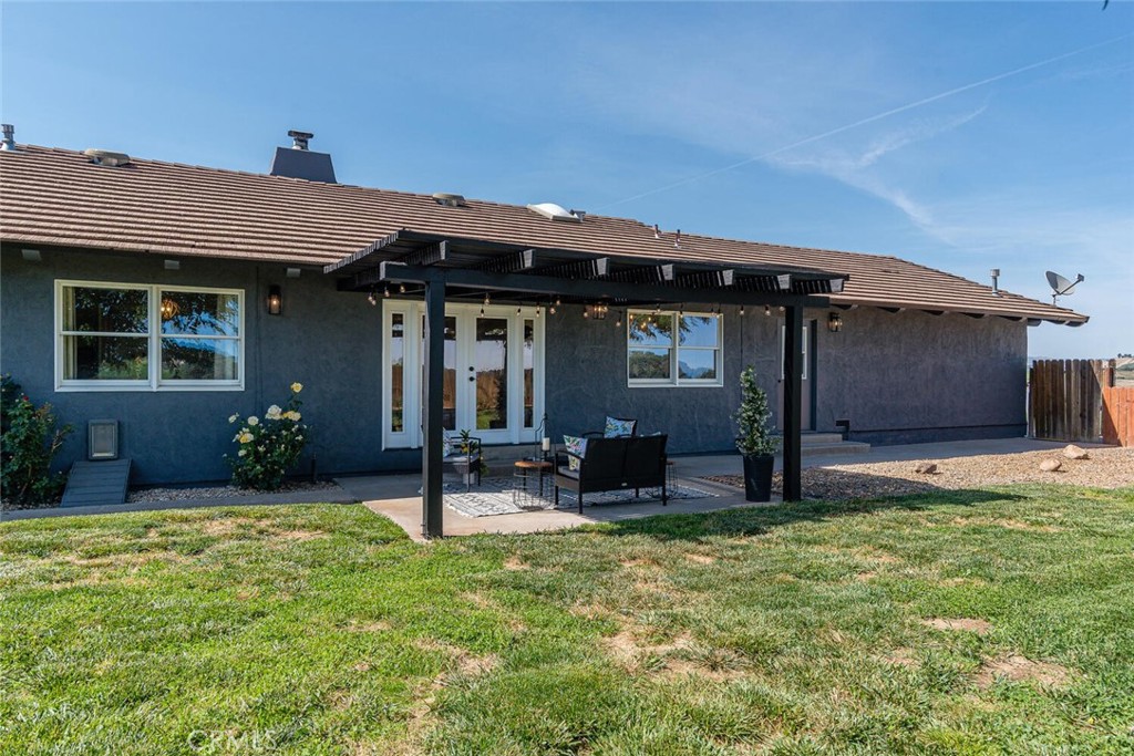 7790 Airport Rd, Paso Robles, CA 93446