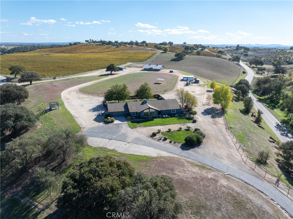 7790 Airport Rd, Paso Robles, CA 93446
